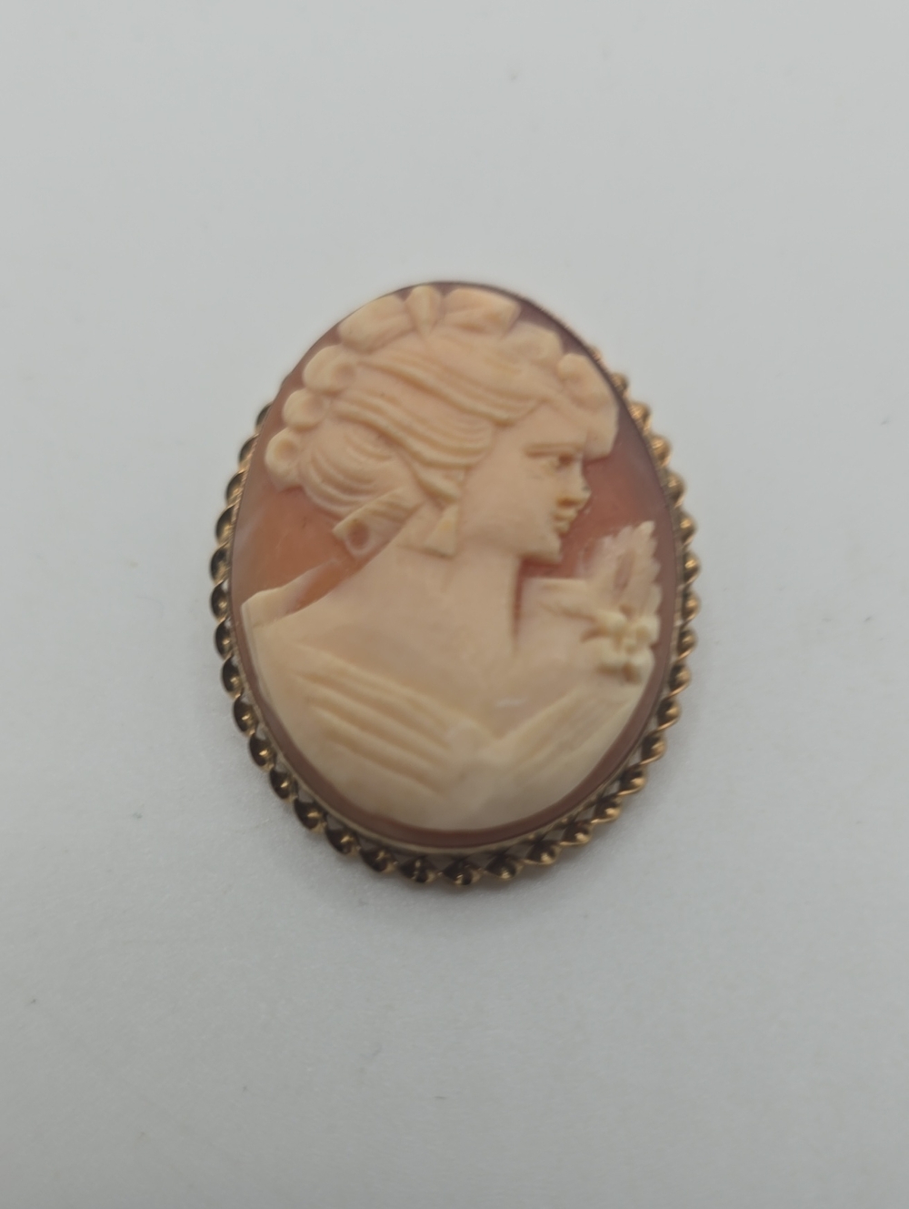 Classic Gold Filled Cameo Pendant/Brooch Pin in Peach and Cream
